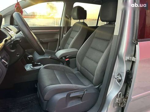 Volkswagen Touran 2012 - фото 9