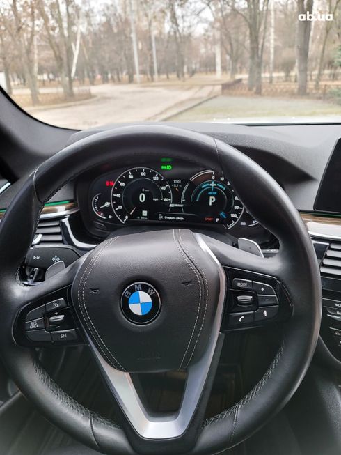 BMW 5 серия 2018 белый - фото 14
