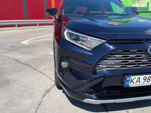 Toyota RAV4 2020 - фото 13