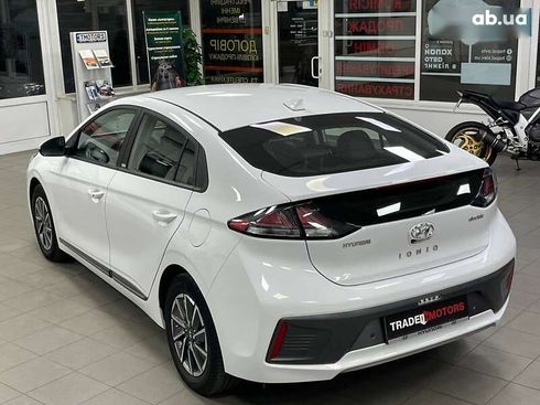 Hyundai Ioniq 2021 - фото 13