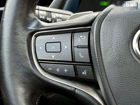 Lexus ES 2019 - фото 16