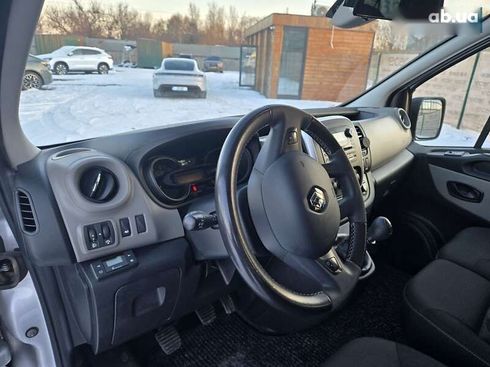 Renault Trafic 2015 - фото 29