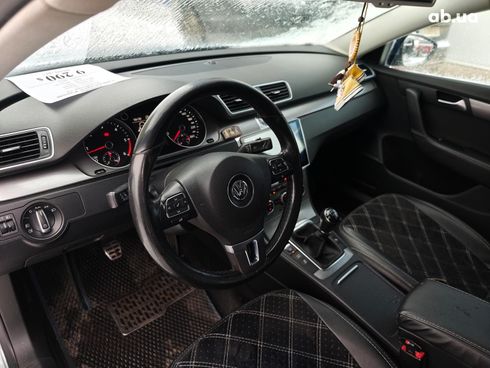 Volkswagen Passat 2013 серый - фото 21