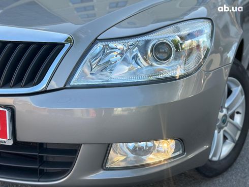 Skoda octavia a5 2009 бежевый - фото 3