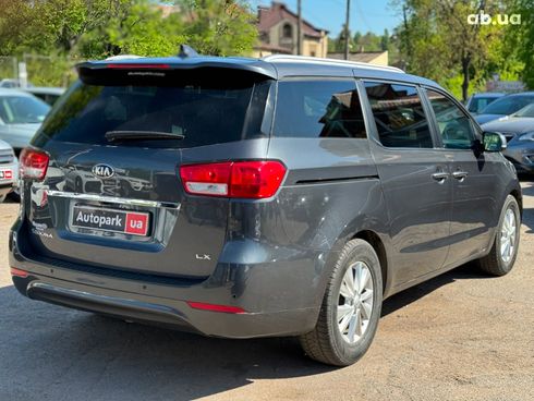 Kia Sedona 2017 серый - фото 5