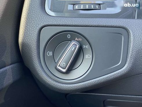 Volkswagen e-Golf 2020 - фото 4