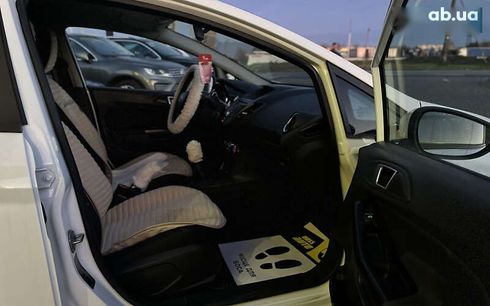 Ford Fiesta 2016 - фото 18