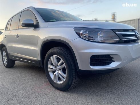 Volkswagen Tiguan 2015 серебристый - фото 2