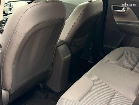 Kia Niro 2019 белый - фото 26