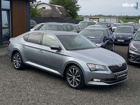 Skoda Superb 2017 - фото 17