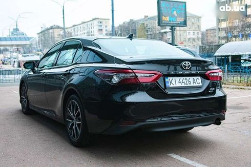 Toyota Camry 2020 - фото 5