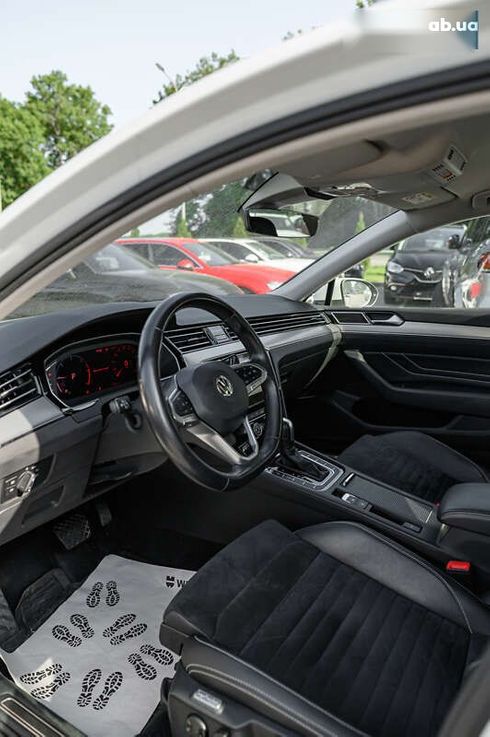Volkswagen Passat 2020 - фото 12