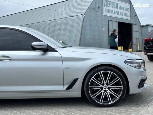 BMW 5 серия 2019 серый - фото 21