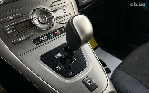 Toyota Auris 2007 - фото 14