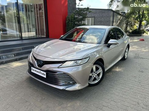 Toyota Camry 2020 - фото 4