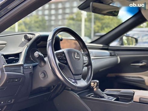 Lexus ES 2021 - фото 6