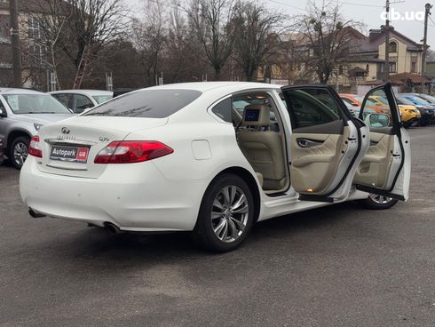 Infiniti Q70 2013 белый - фото 60