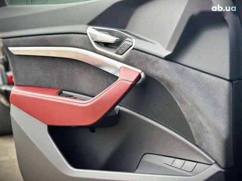 Audi e-tron S 2021 - фото 25