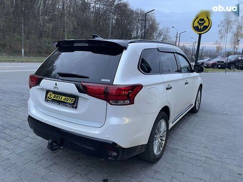 Mitsubishi Outlander 2019 - фото 6