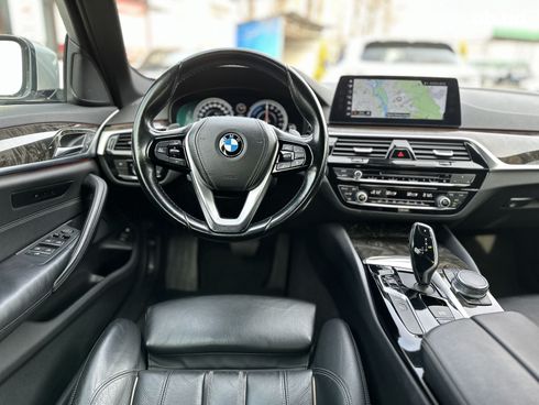 BMW 5 серия 2017 серый - фото 14