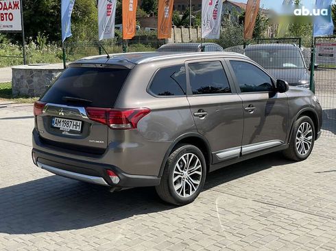 Mitsubishi Outlander 2016 - фото 14