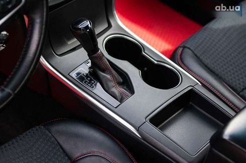 Toyota Camry 2015 - фото 12
