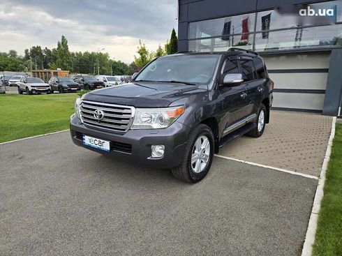 Toyota Land Cruiser 2012 - фото 2
