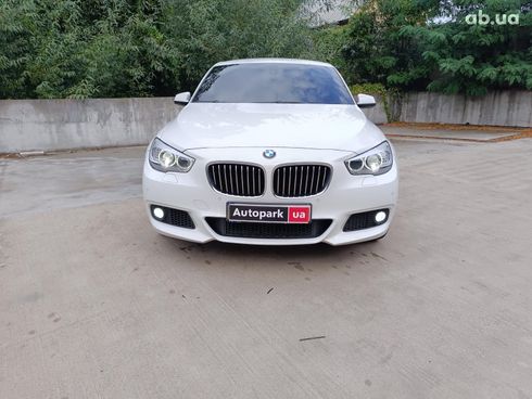 BMW 5 серия 2012 белый - фото 2