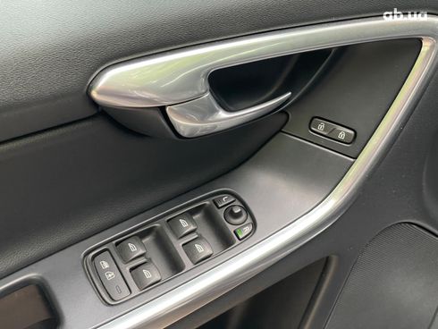 Volvo XC60 2015 черный - фото 15