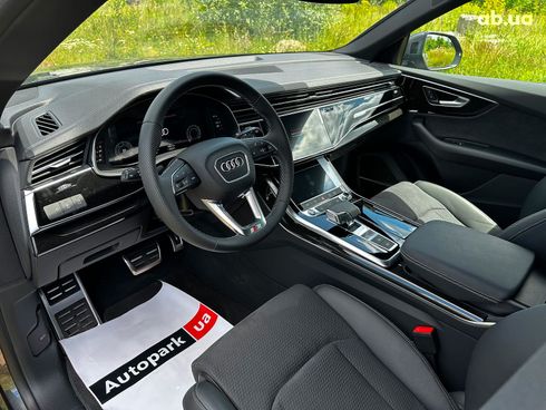 Audi Q8 2024 серый - фото 9