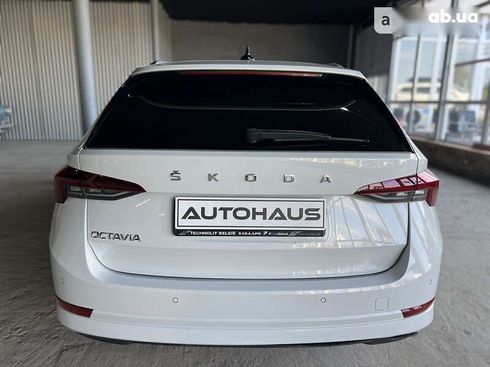 Skoda Octavia 2020 - фото 12