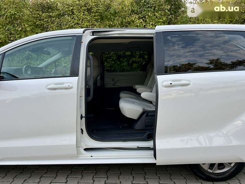 Toyota Sienna 2021 - фото 30