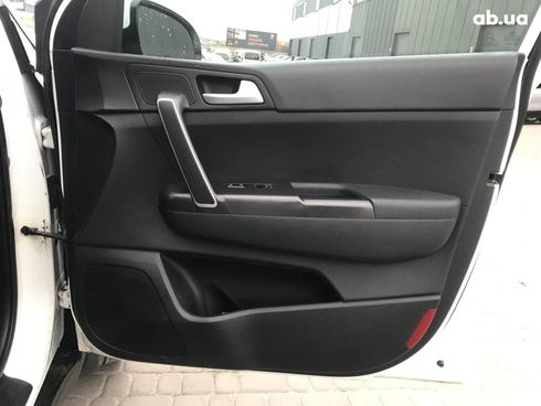 Kia Sportage 2017 белый - фото 13