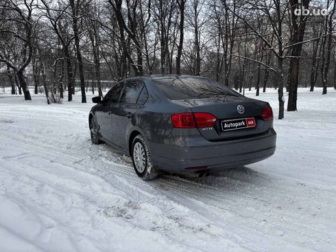 Volkswagen Jetta 2012 серый - фото 3