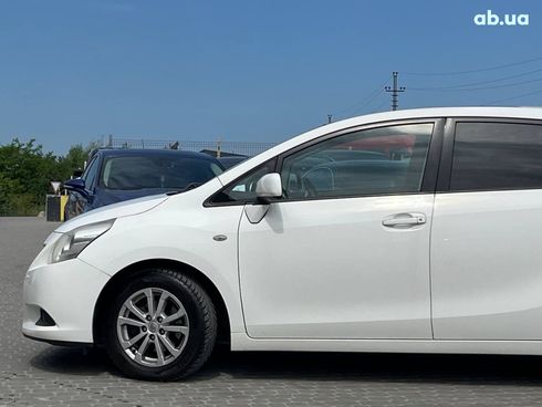 Toyota Verso 2012 белый - фото 42