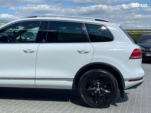 Volkswagen Touareg 2016 белый - фото 47
