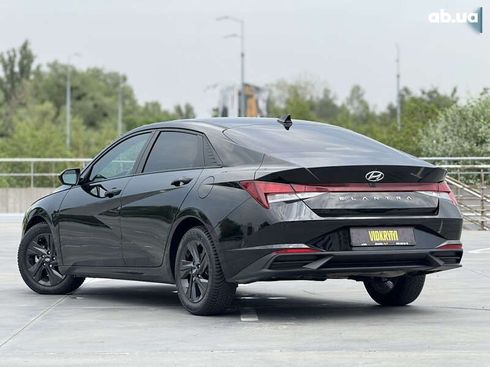 Hyundai Elantra 2021 - фото 11