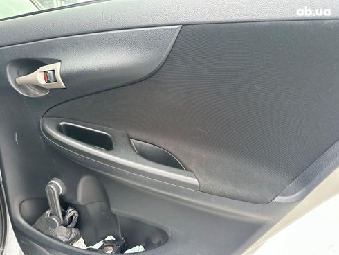 Toyota Corolla 2009 серый - фото 23