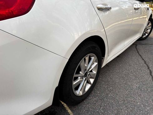 Kia Optima 2017 белый - фото 28