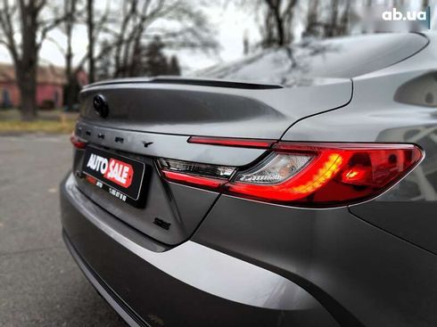 Toyota Camry 2024 - фото 16