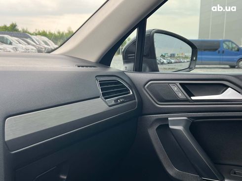Volkswagen Tiguan 2019 черный - фото 20