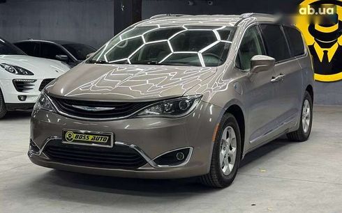 Chrysler Pacifica 2017 - фото 3