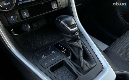 Toyota RAV4 2020 - фото 17