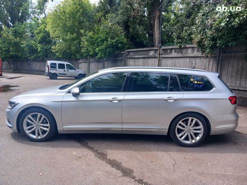 Volkswagen Passat 2017 серый - фото 8