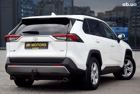 Toyota RAV4 2020 - фото 3