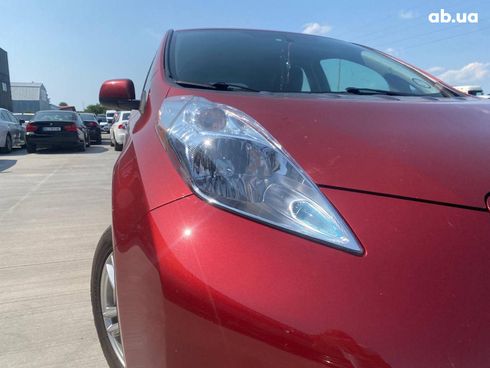 Nissan Leaf 2015 красный - фото 15