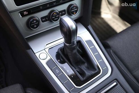 Volkswagen Passat 2018 - фото 18