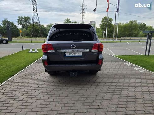 Toyota Land Cruiser 2012 - фото 19