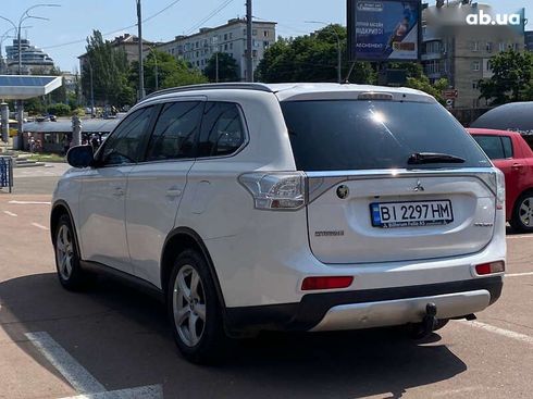 Mitsubishi Outlander 2014 - фото 6