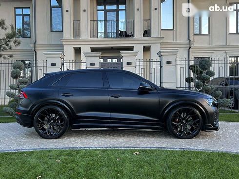Audi RS Q8 2021 - фото 25